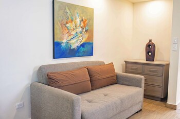 Junior Suite, 1 King Bed, Non Smoking, Kitchenette