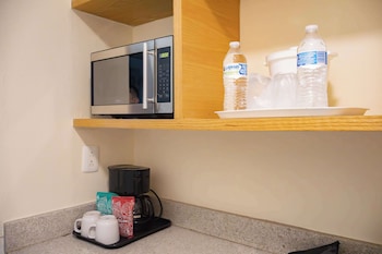 Superior Room, 1 King Bed, Non Smoking, Kitchenette