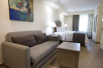 Junior Suite, 1 King Bed, Non Smoking, Kitchenette