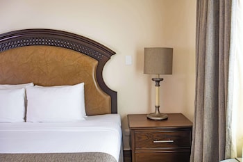 Superior Room, 1 King Bed, Non Smoking, Kitchenette