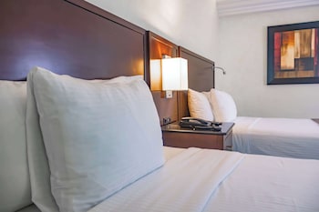 Standard Room, 2 Double Beds, Non Smoking