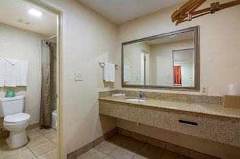 Standard Room, 1 Queen Bed, Smoking, Refrigerator & Microwave