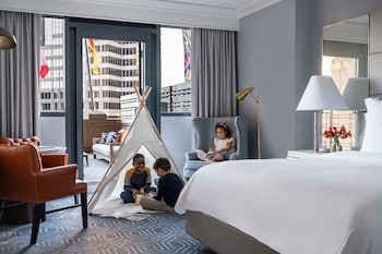 Suite, 1 King Bed, Terrace