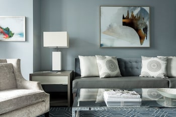 Suite, 1 King Bed (Midtown)
