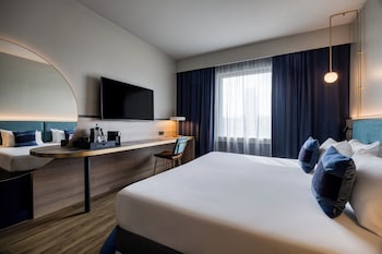 Standard Room, 1 King Bed