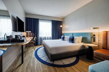 Standard Room, 1 King Bed