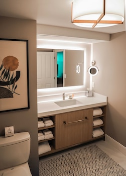 Standard Suite, 1 Bedroom, Balcony, City View
