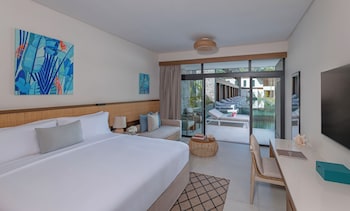 Premium Pool Access Room