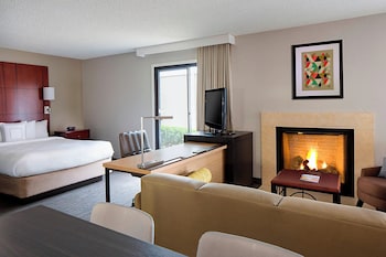 Studio, 1 Queen Bed with Sofa bed