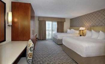 Suite, 2 Queen Beds, Non Smoking