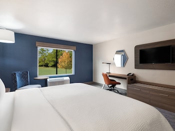 Standard Room, 1 King Bed, Accessible (Communications)