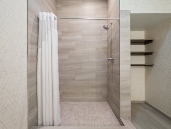 Suite, 1 King Bed, Accessible (Communications)
