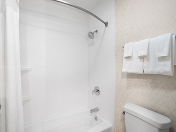 Standard Room, 2 Queen Beds, Accessible (Communications)