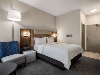 Standard Room, 1 Queen Bed, Accessible (Communications, Accessible Tub)