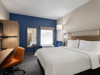 Standard Room, 1 Queen Bed