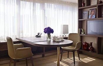 Diplomat Suite