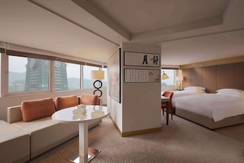 Premium Studio, 2 Twin Beds (Club Access, 101 View)