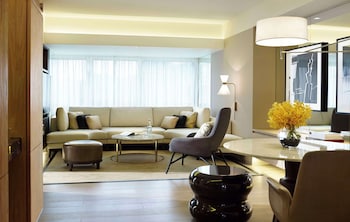 Grand Executive View Suite
