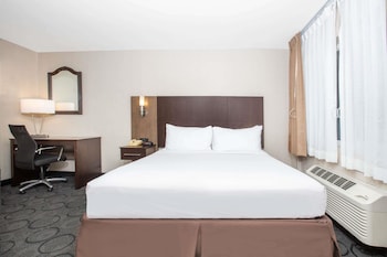 Deluxe Room, 1 King Bed, Accessible, Non Smoking (Mobility Accessible)