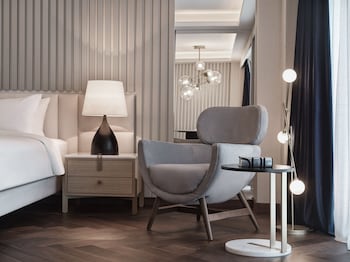 Grand Suite Acropolis with 1 King Bed