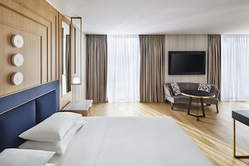 Junior Suite with 1 King Bed