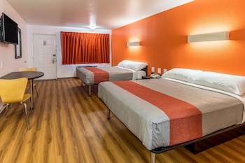 Standard Room, 2 Double Beds, Accessible, Non Smoking