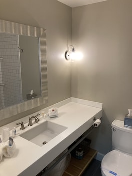 Deluxe Room, 1 King Bed