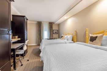 Deluxe Room, 2 Queen Beds