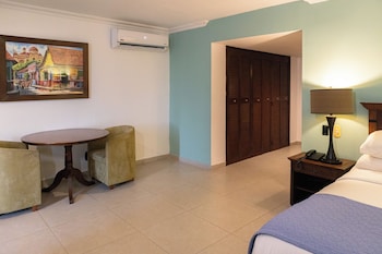 Junior Suite, 1 King Bed, Non Smoking