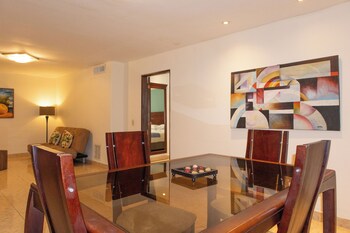 Suite, 1 King Bed, Non Smoking (1 Bedroom)