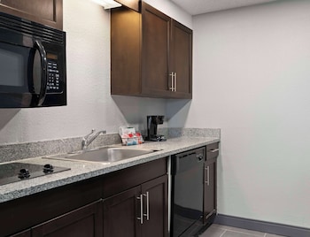 One king suite kitchen non smoking