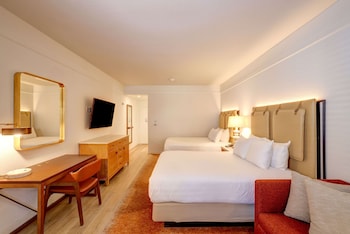 Room, 2 Queen Beds, Balcony