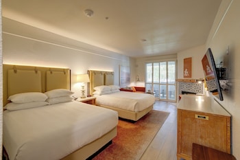 Room, 2 Queen Beds, Patio