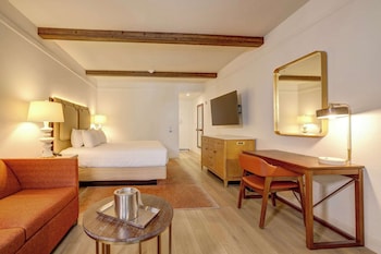 Room, 1 King Bed, Fireplace, Corner