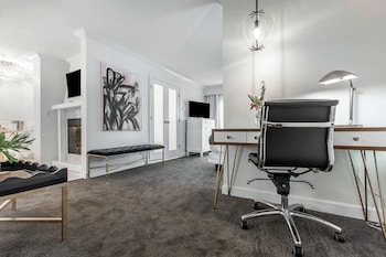 Romantic Suite, 1 King Bed (Whirlpool)