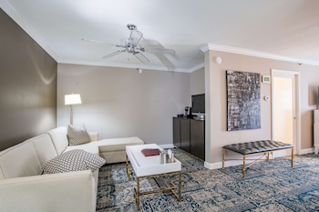 Studio Suite, Multiple Beds (Mobility & Hearing, Roll-in Shower)