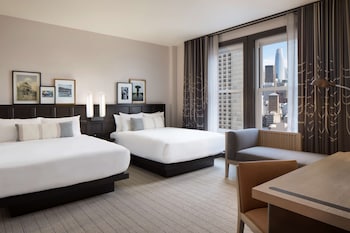 Executive Room, 2 Queen Beds, Accessible, Bathtub (Mobility)
