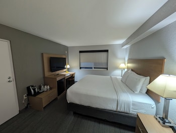 Standard Room, 1 King Bed, Non Smoking