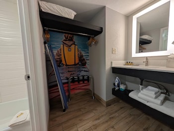 Suite, Multiple Beds, Non Smoking