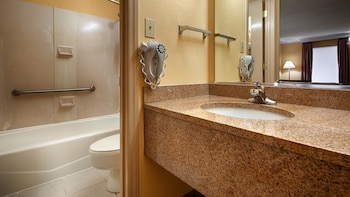 Basic Room, 2 Queen Beds