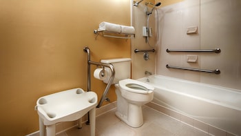 Comfort Room, 1 Queen Bed, Accessible