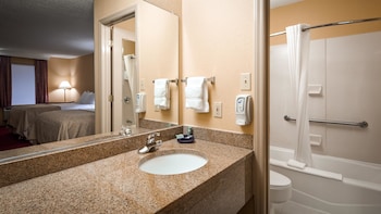 Basic Room, 2 Queen Beds