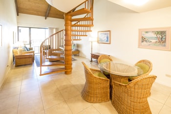Condo, 2 Bedrooms, 2 Bathrooms, Garden View