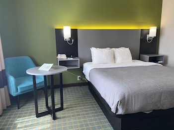 Standard Room, 1 Queen Bed, Non Smoking