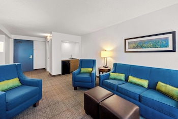 Suite, 1 King Bed with Sofa bed, Non Smoking