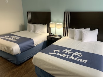 Room, 2 Queen Beds, Non Smoking