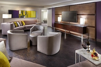 Suite, 1 King Bed, Non Smoking