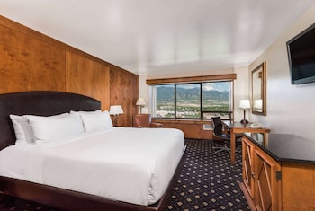 Room, 1 King Bed, Accessible, Non Smoking (Downtown View)
