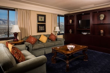 Suite, 1 King Bed with Sofa bed, Non Smoking, Mountain View (One-Bedroom, Founders)