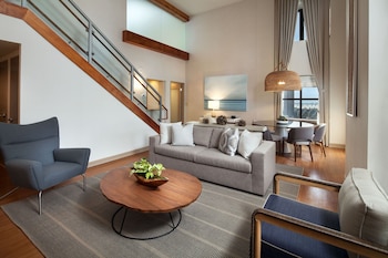 Suite, 1 King Bed with Sofa bed, Bay View